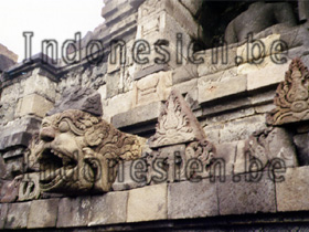 Fratzen an den Reliefs von Borobudur